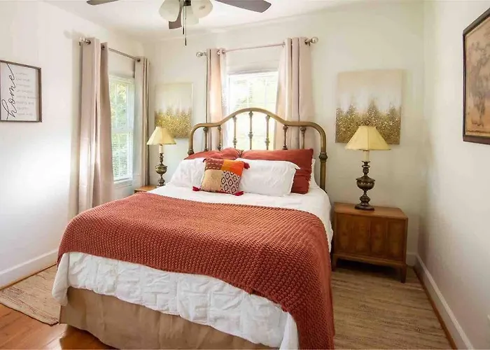 Birmingham Home/2Br/Close To Everything!